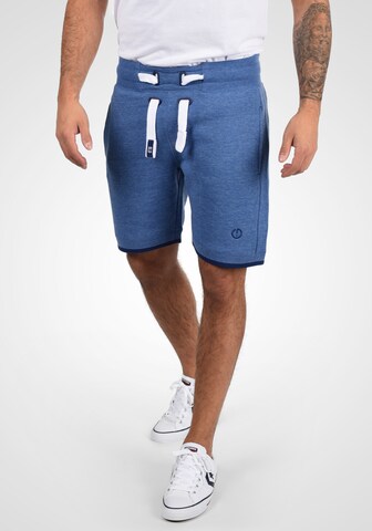 !Solid Regular Sweatshorts 'Benjamin' in Blau: predná strana