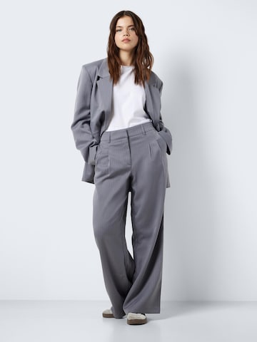 Noisy may Wide leg Pleat-Front Pants 'MILLA LARRIE' in Grey