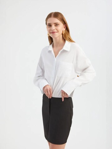 Abito camicia di Hiccup in bianco