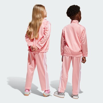 ADIDAS ORIGINALS Joggingdragt 'Adicolor Firebird' i pink
