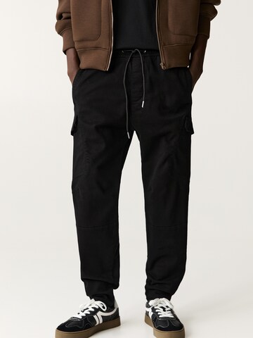 Effilé Pantalon Pull&Bear en noir : devant