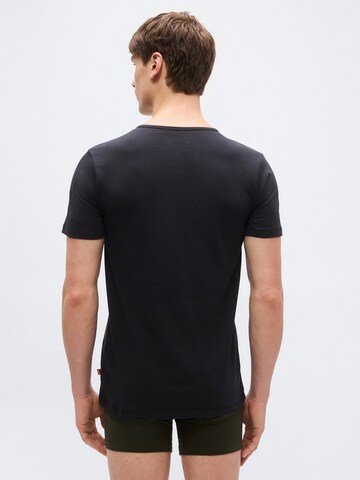 LEVI'S ® Shirt in Black