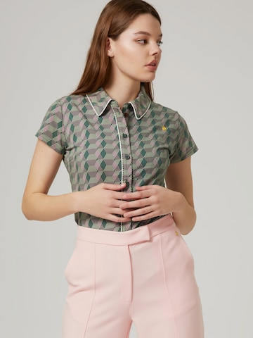 Camicia da donna 'Insia' di 4funkyflavours in verde: frontale