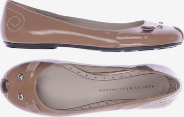 Marc by Marc Jacobs Flats & Loafers in 35 in Beige: front