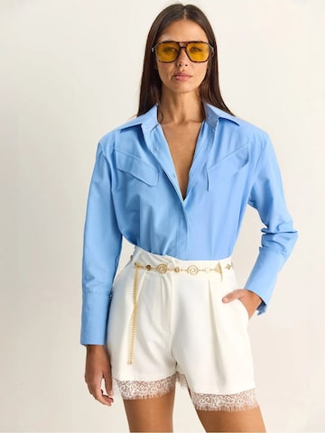 Chemisier Bianco Lucci en bleu : devant