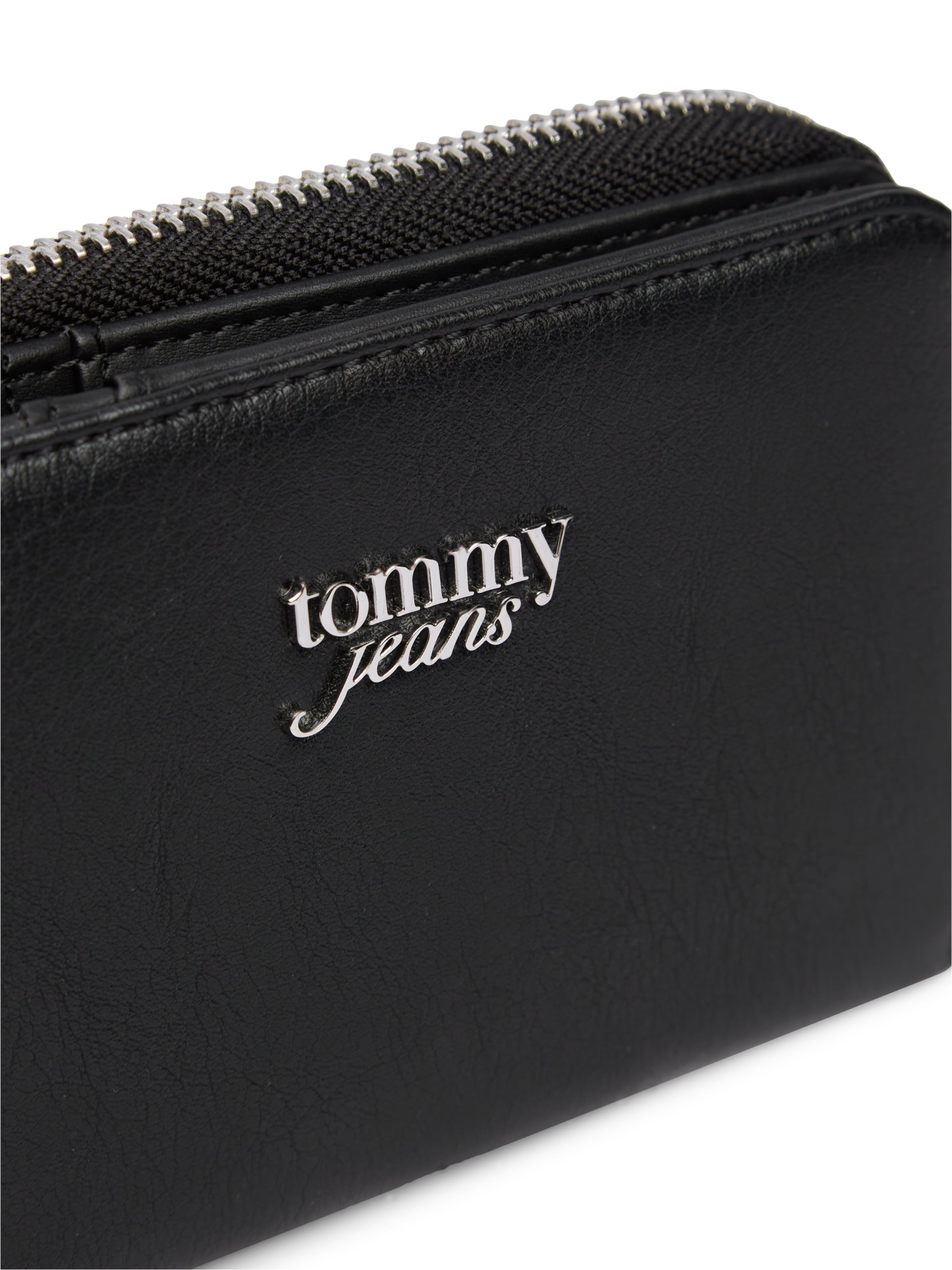 Portofel de la Tommy Jeans pe negru
