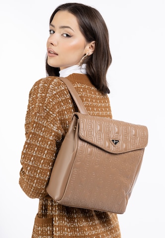 faina Backpack in Beige: front