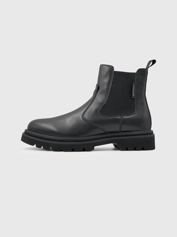 Dutch'D Chelsea Boots 'Raw' in Schwarz: Vorderseite