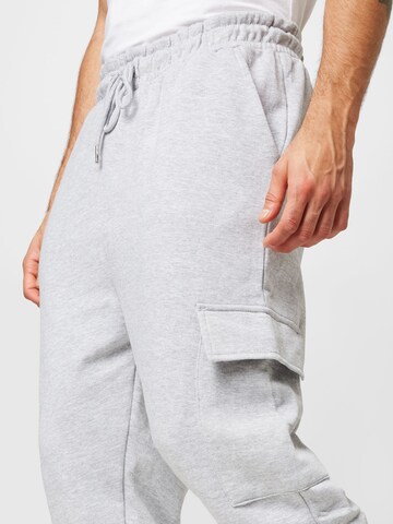 BURTON MENSWEAR LONDON Tapered Cargo Pants in Grey