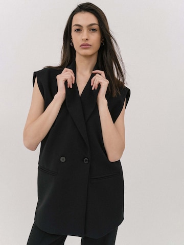 4TAILORS Vesta 'Spice It Up' – černá: přední strana