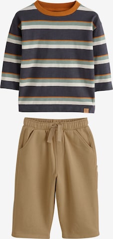 Next Setti värissä harmaa: etupuoli