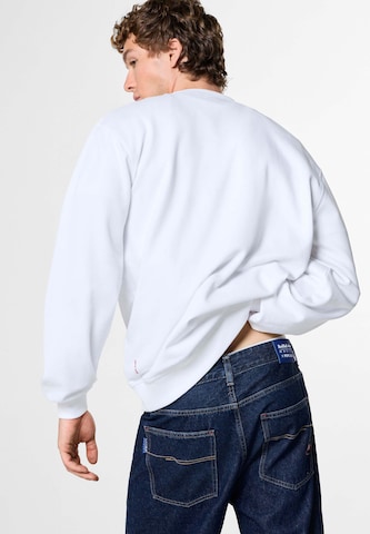 Red Bull Racing x Pepe Jeans Sweatshirt 'Red Bull Racing' in Wit