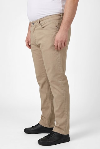 Men Plus Regular Jeans in Beige