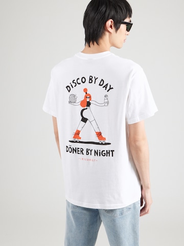 T-Shirt 'Disco Doener' Iriedaily en blanc : devant