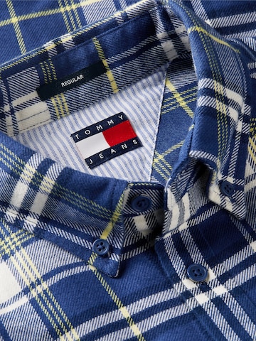 Tommy Jeans Regular fit Button Up Shirt in Blue