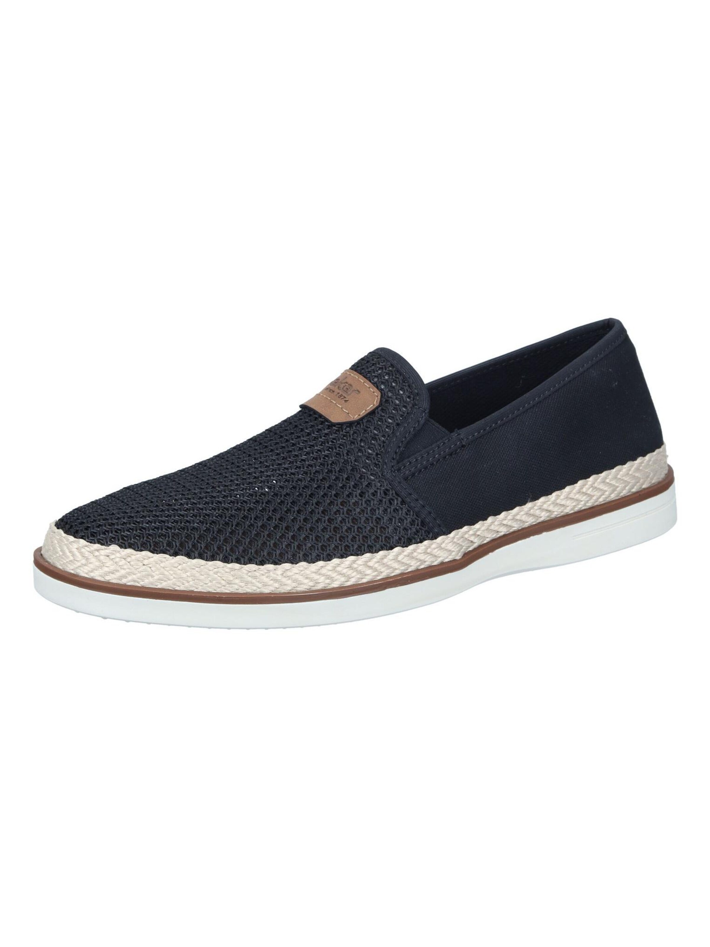 Chaussure basse Rieker en noir : devant