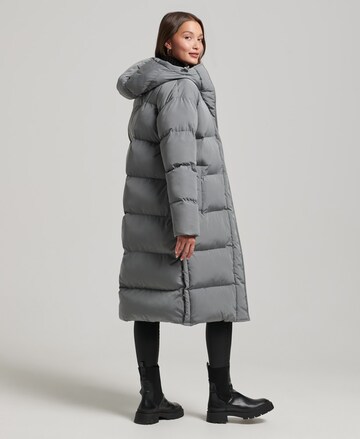 Manteau d’hiver Superdry en gris