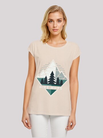 T-shirt 'Hike More Mountains' F4NT4STIC en beige : devant