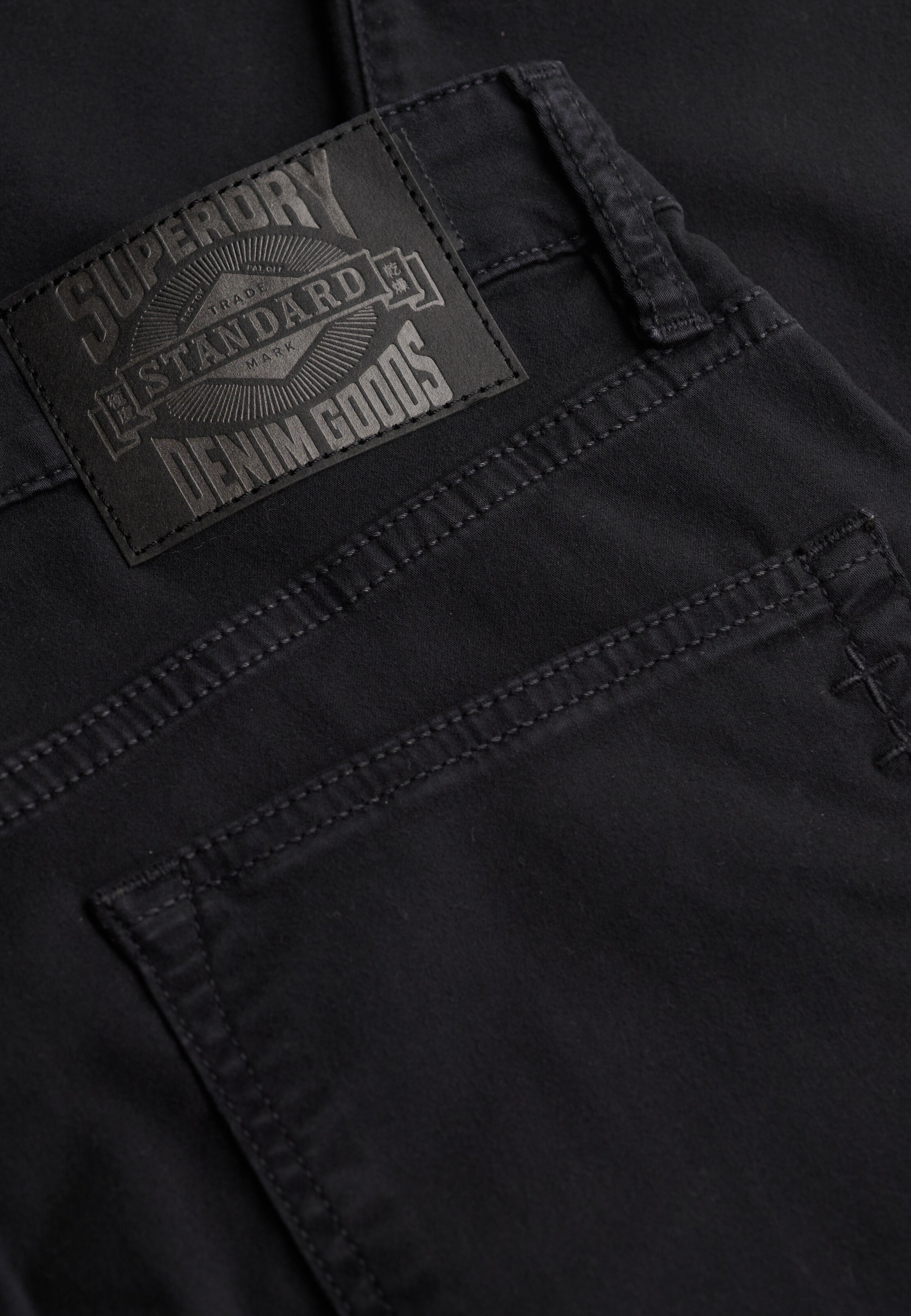 Superdry & Co Slimfit Broek in Zwart