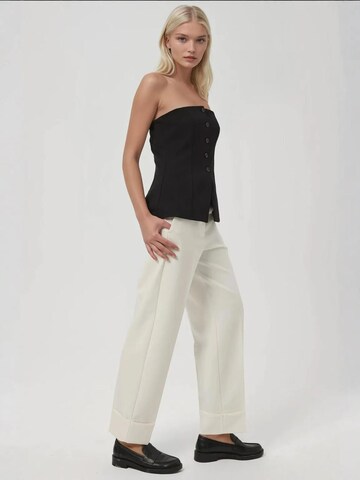 Hiccup Top in Zwart