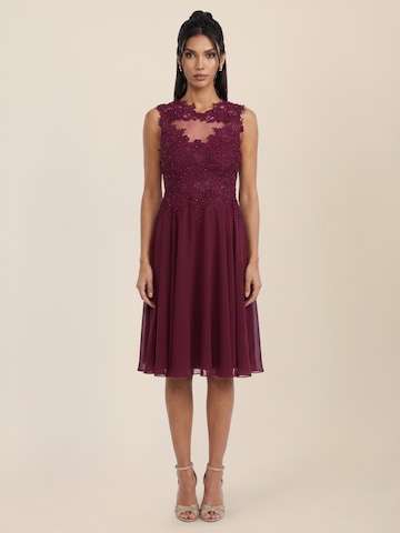 APART Cocktail Dress in Red: front