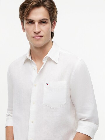 Coupe regular Chemise TOMMY HILFIGER en blanc
