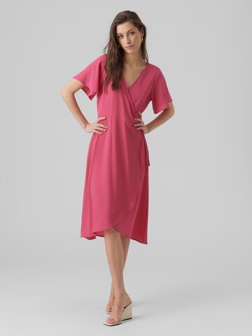 Vero Moda Petite Sukienka 'Saki' w kolorze różowy