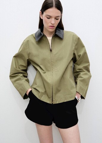 MANGO Jacke in Grün: Vorderseite