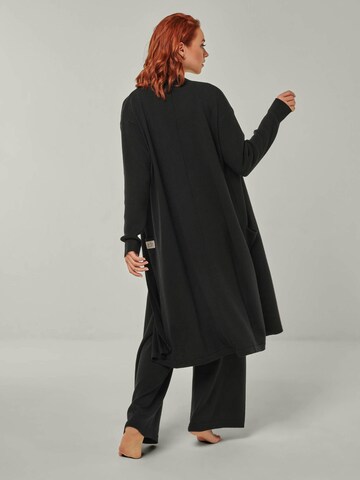 YOU LOOK PERFECT Loungewear in Black