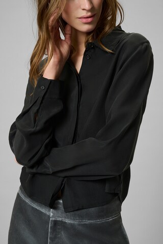 My Essential Wardrobe Blouse in Black