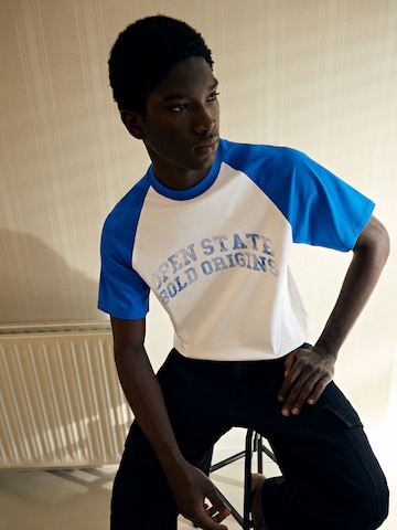 T-Shirt Bershka en bleu : devant