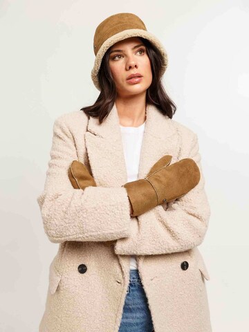 LOEVENICH Mittens in Brown: front