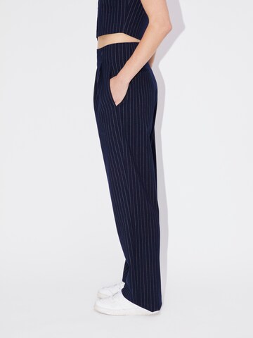 regular Pantaloni con pieghe 'Valeska' di LeGer by Lena Gercke in blu