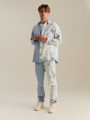 About You x Nils Kuesel Regular Fit Shirt 'Luan' in Blau