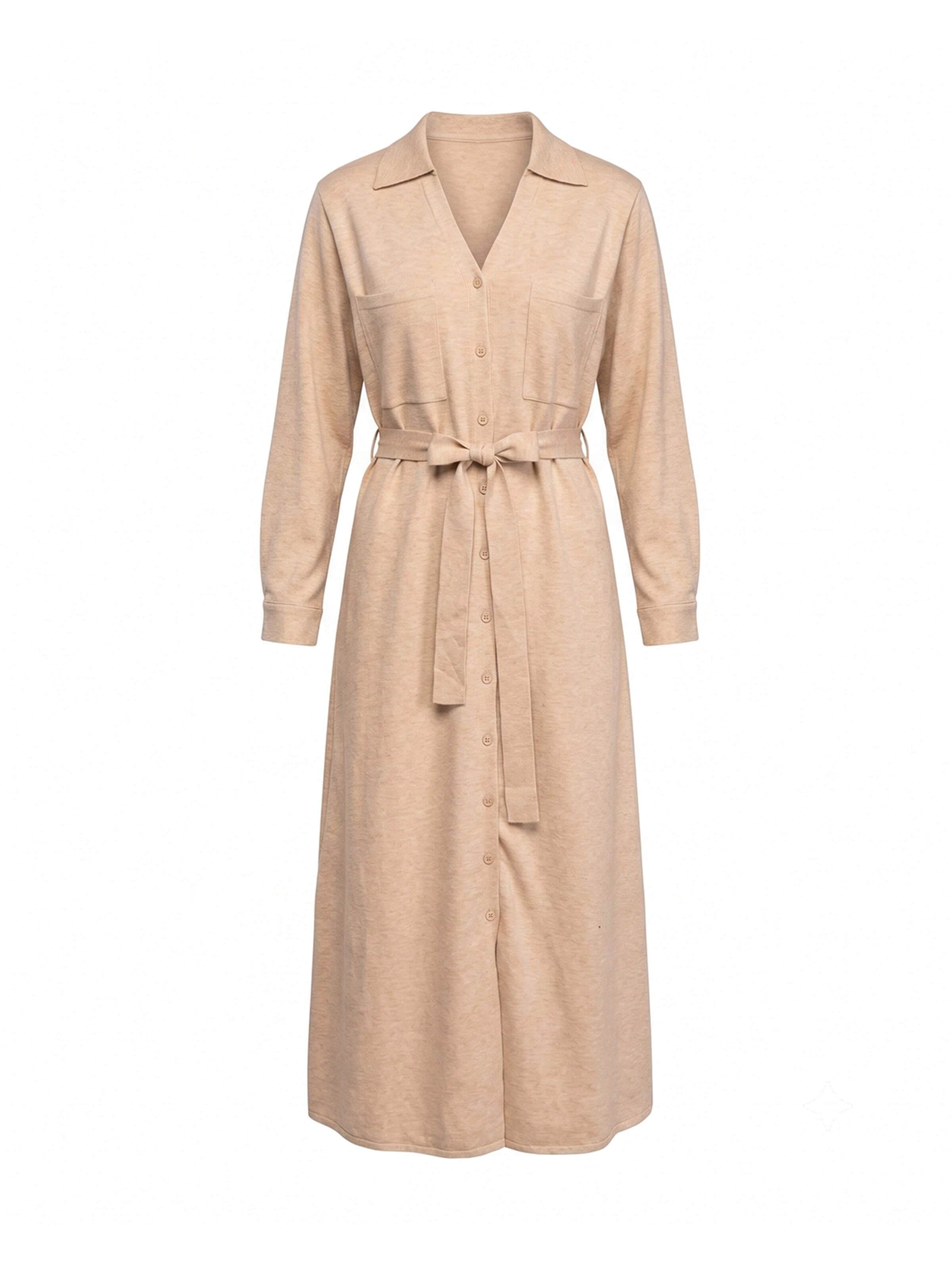 Robes en maille 'Vestido camisero de punto largo con bolsillos en el pecho y cinturon. (BEIGE)' Tantra en beige : devant