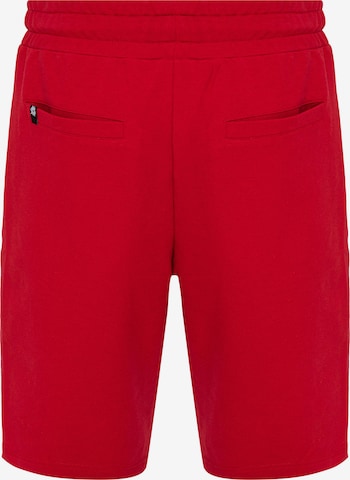 CIPO & BAXX Regular Shorts in Rot