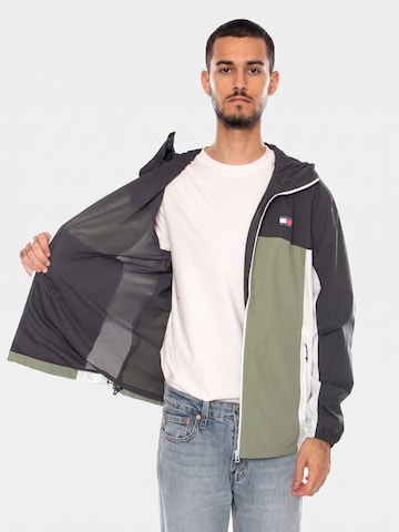 TOMMY HILFIGER Übergangsjacke 'TJM CHICAGO PACKABLE JACKET EXT SPRING OLIVE MULTI'‌‌‌‌‌‌‌ in Mischfarben