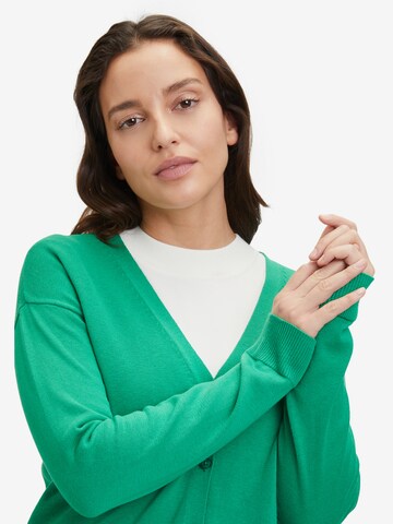 Betty Barclay Basic-Strickjacke mit Knopfleiste in Grün