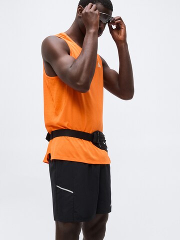 NIKE Regular Sportshorts 'Miler' in Schwarz