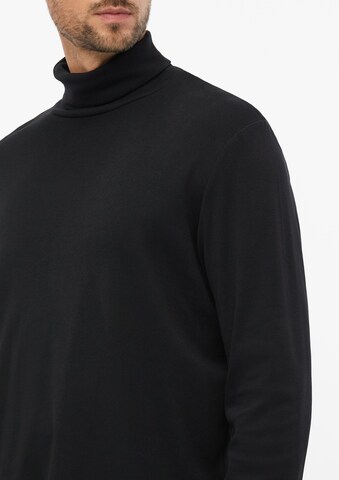 T-Shirt s.Oliver en noir : sur le côté