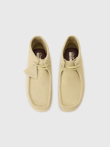 Clarks Originals Chukka boots 'Wallabee' σε μπεζ