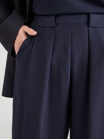 Rich & Royal - Pierna ancha Pantalón plisado en azul