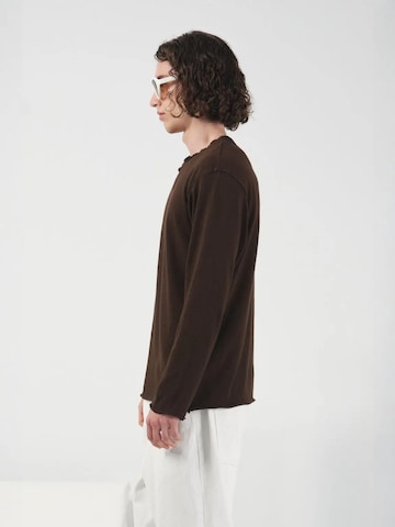 Giesto - Camisa em castanho