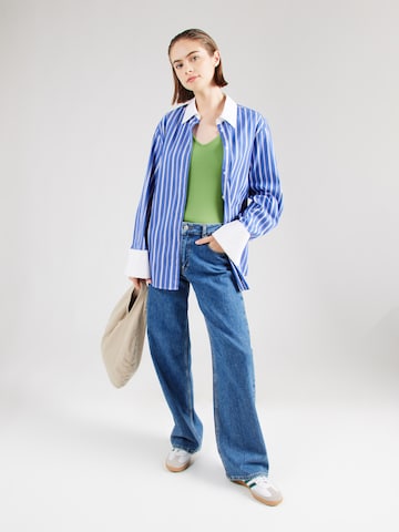 Tricou 'Romy' de la ABOUT YOU pe verde