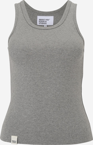 ABOUT YOU REBIRTH STUDIOS Tanktop 'Essential' in Grau: predná strana