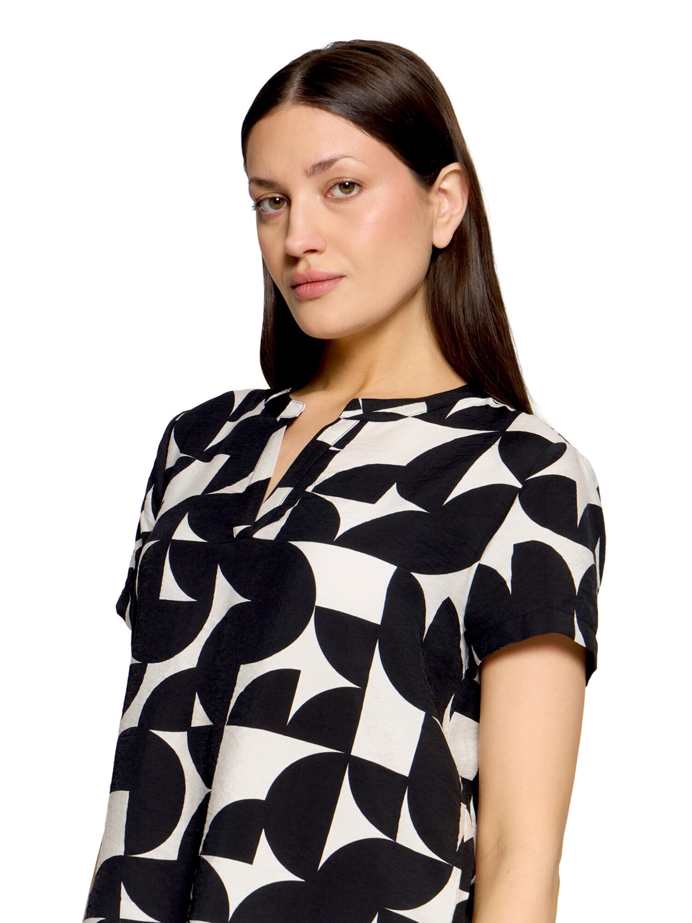 Betty & Co Schlupfbluse kurzarm in Schwarz