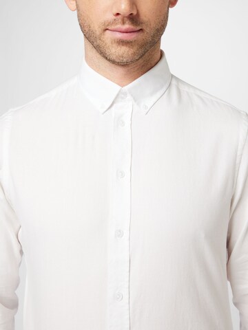 Casual Friday - Slim Fit Camisa 'Anton' em branco