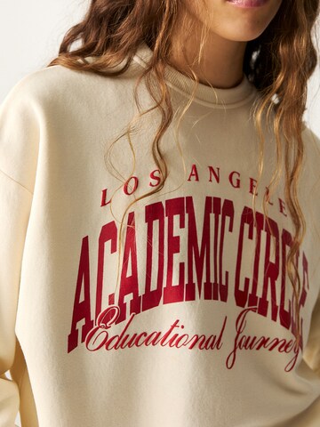 Pull&Bear Sweatshirt in Beige