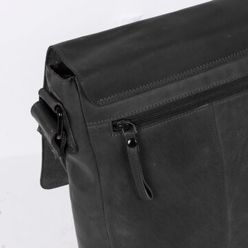 MUSTANG Crossbody Bag in Black