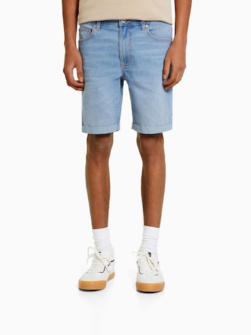 Bershka Regular Shorts in Blau: predná strana